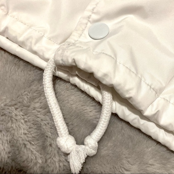 Champion White & Black Life Zipper Tape Cropped Coaches Jacket Size Medium - Picture 8 of 16